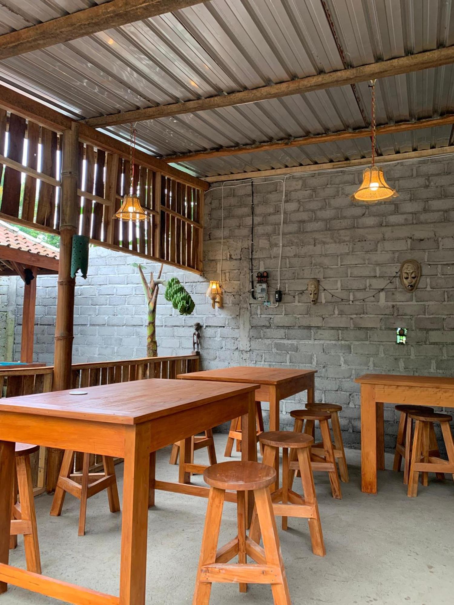 Avocado Homestay Тетебату Екстериор снимка